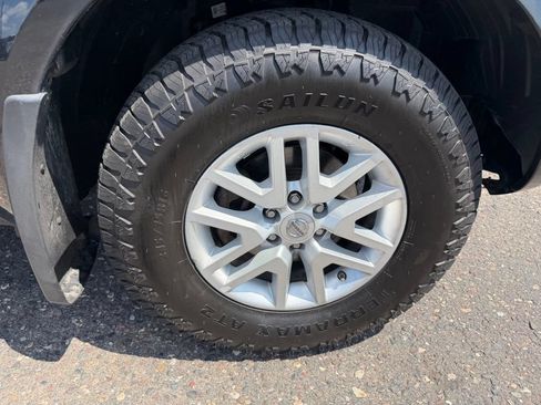 Used 2019 Nissan Frontier SV AWD/4WD image 17
