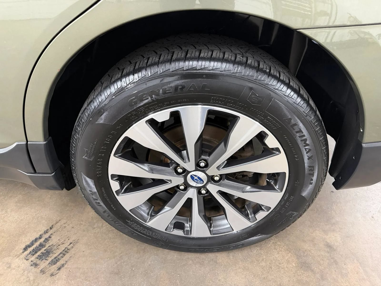 Used 2017 Subaru Outback 2.5i Limited AWD/4WD image 30