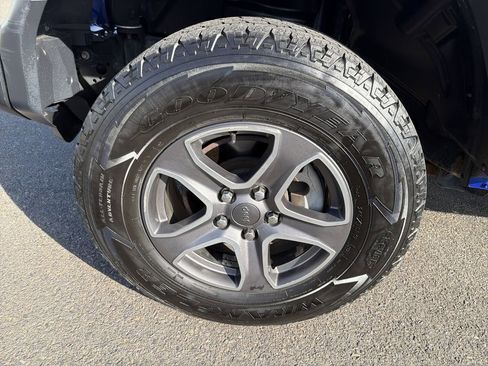 Used 2018 Jeep Wrangler Sport image 28