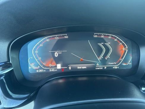 Used 2022 BMW 540i xDrive w/ Premium Package image 15