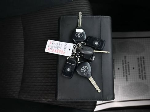 Used 2018 Toyota 4Runner TRD Off-Road image 10