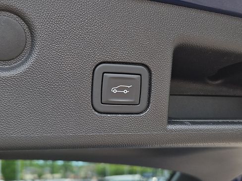 Used 2023 Chevrolet Equinox LT AWD/4WD image 30