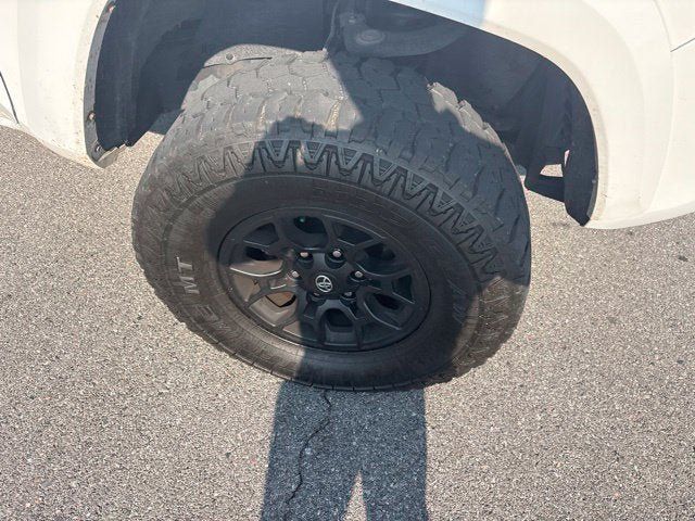 Used 2019 Toyota Tacoma SR5 RWD image 15