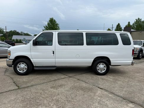 Used 2011 Ford E-350 and Econoline 350 XLT RWD image 2