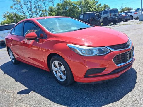 Used 2017 Chevrolet Cruze LS FWD image 3