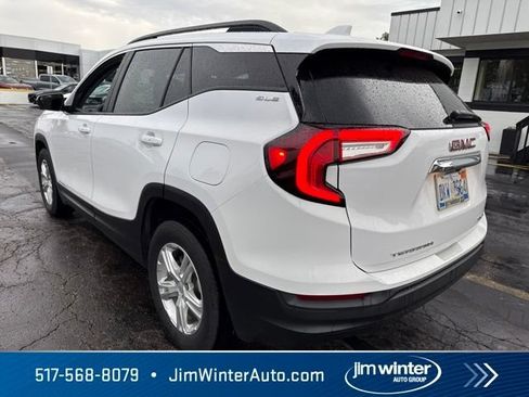 Used 2024 GMC Terrain SLE w/ Driver Convenience Package AWD/4WD image 9