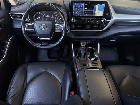 Used 2022 Toyota Highlander Platinum FWD image 10