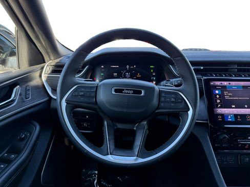 Used 2024 Jeep Grand Cherokee Limited 4xe image 12