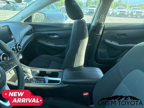 Used 2024 Nissan Sentra SV FWD image 5