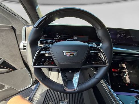 Used 2025 Cadillac Escalade V AWD/4WD image 13