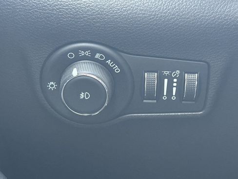 Used 2022 Jeep Compass Trailhawk AWD/4WD image 42