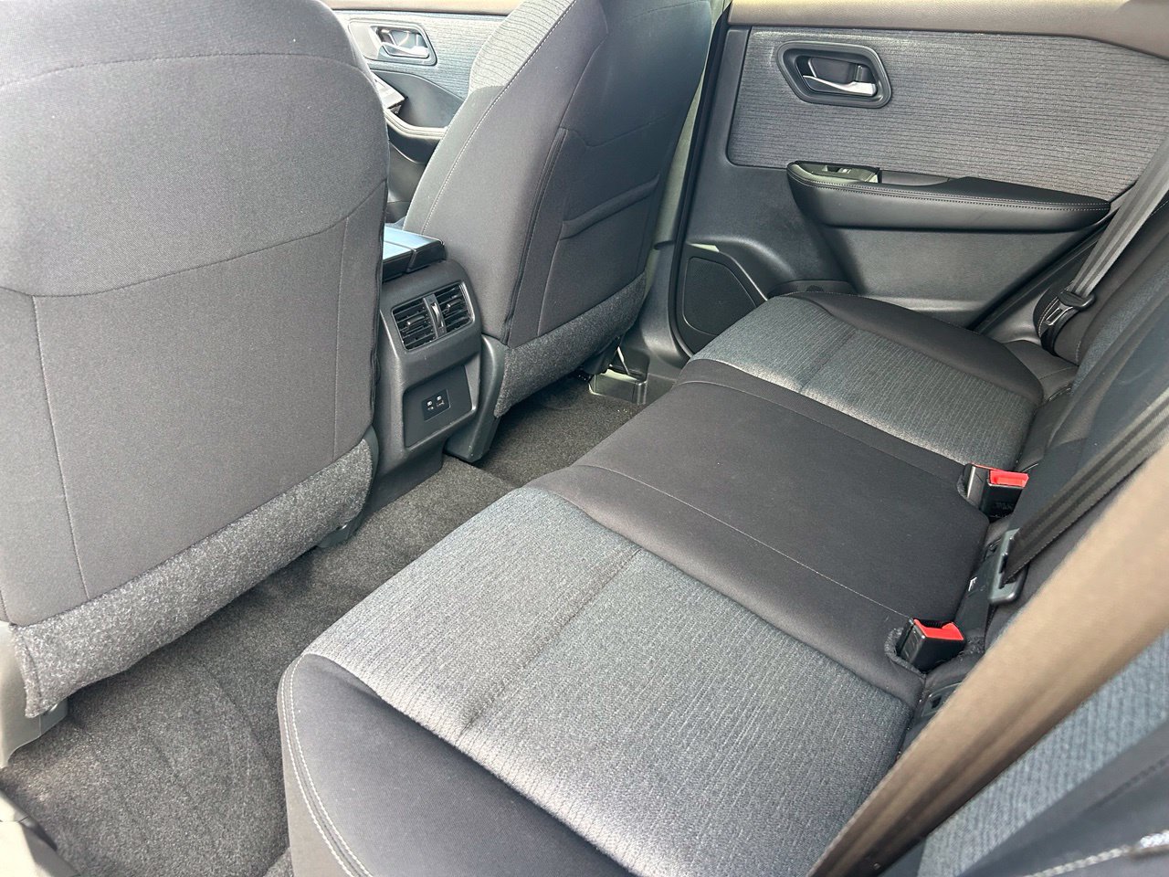 Certified 2023 Nissan Rogue SV FWD image 23
