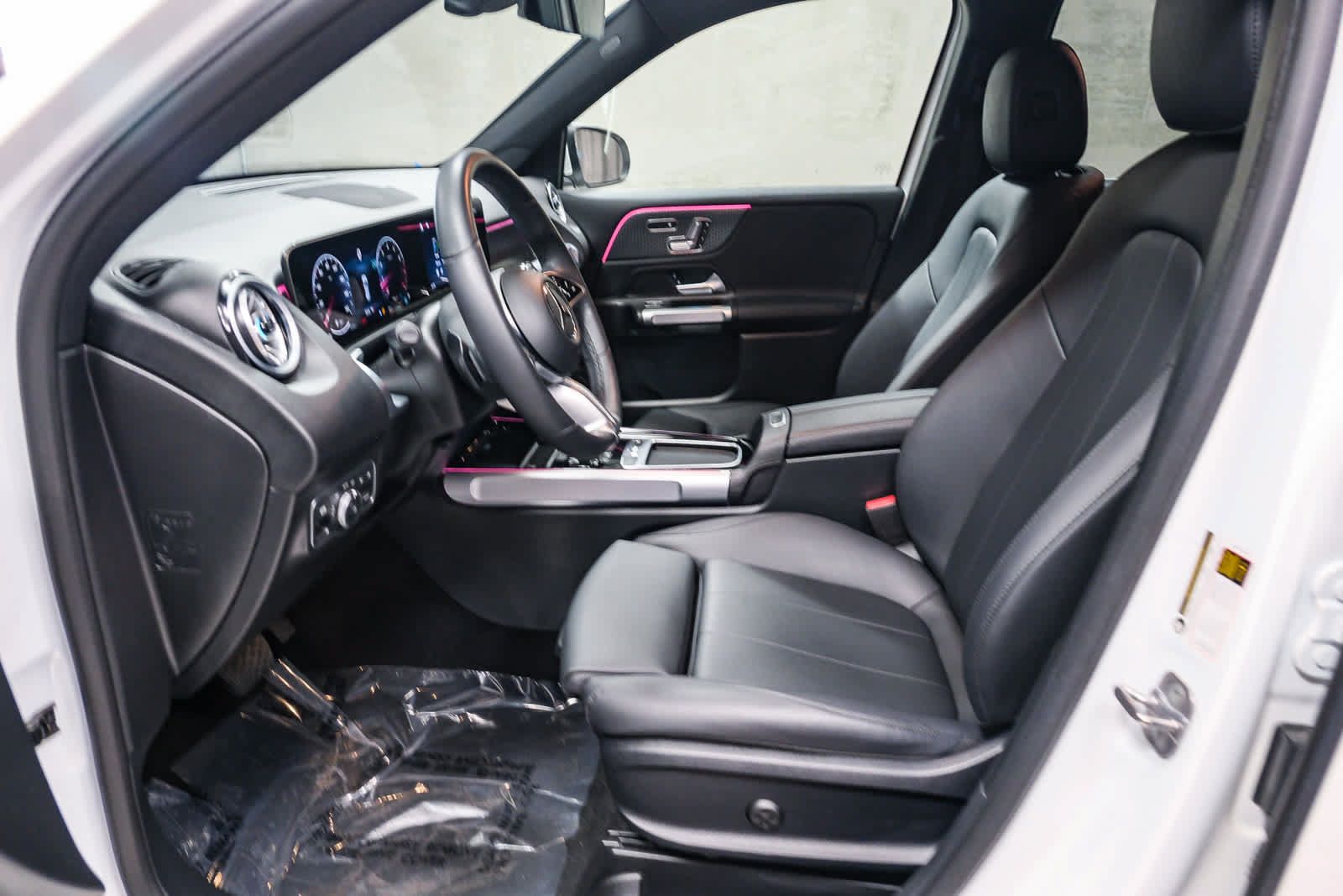 Used 2024 Mercedes-Benz GLB 250 image 24