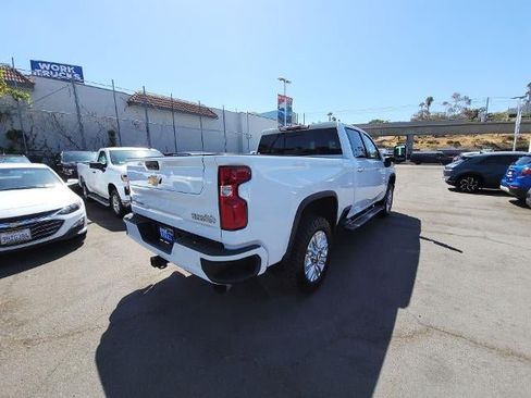 Used 2022 Chevrolet Silverado 2500 High Country w/ Z71 Off-Road Package AWD/4WD image 8