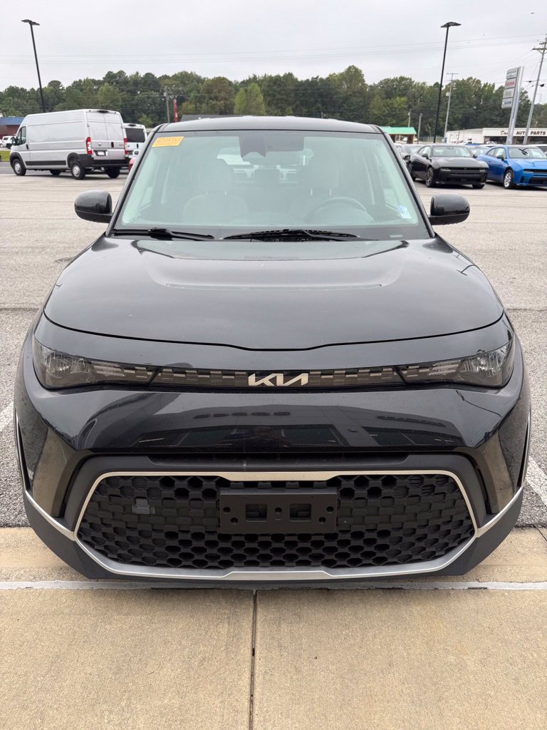 Used 2023 Kia Soul LX FWD image 3
