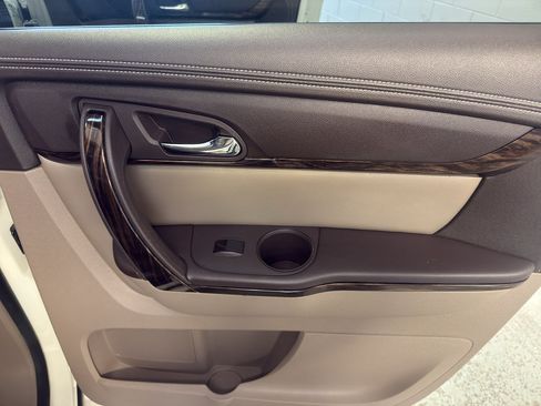 Used 2015 GMC Acadia Denali AWD/4WD image 25