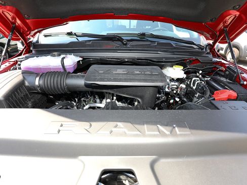 New 2026 RAM 1500 Express AWD/4WD image 19