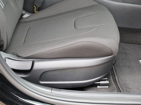 New 2025 Hyundai Elantra Sport image 11