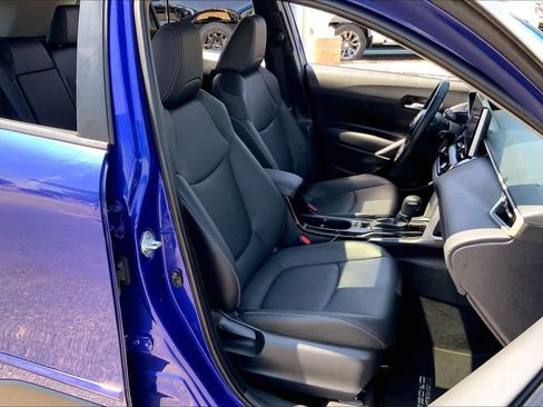 Used 2024 Toyota Corolla Cross XLE w/ Convenience Package FWD image 8
