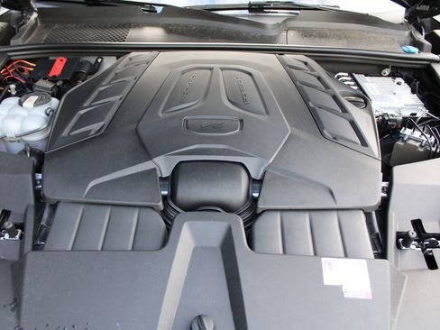 Certified 2024 Porsche Cayenne Turbo GT image 29