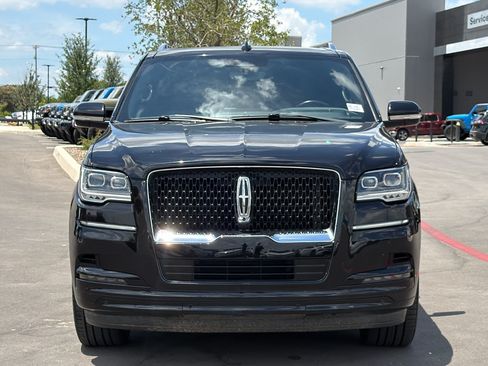 Used 2022 Lincoln Navigator Reserve AWD/4WD image 2