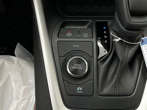 New 2025 Toyota RAV4 LE image 21