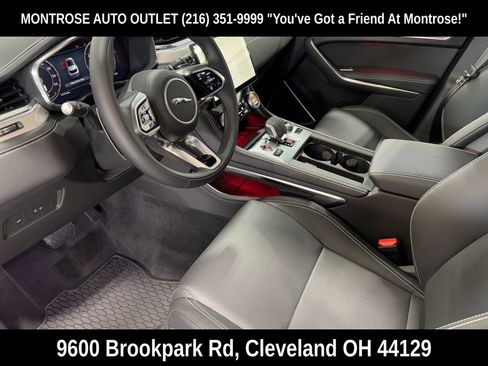 Used 2024 Jaguar F-PACE R-Dynamic S image 13
