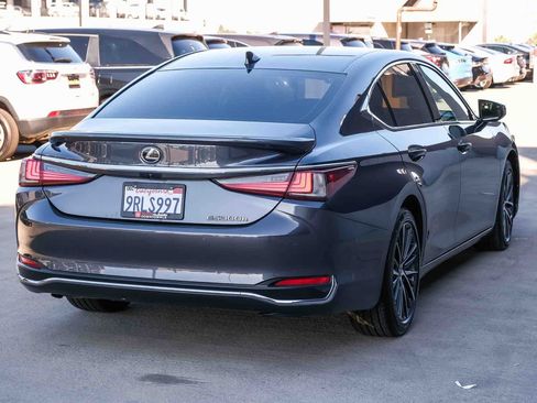 Used 2025 Lexus ES 300h w/ Premium Package FWD image 4