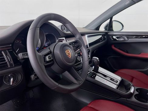 New 2026 Porsche Macan S image 4