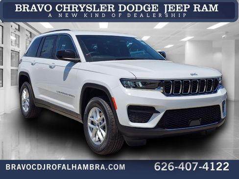 New 2026 Jeep Grand Cherokee Laredo RWD image 1