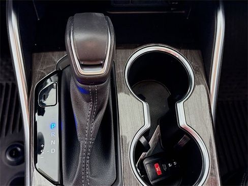 Used 2023 Toyota Highlander Limited image 19