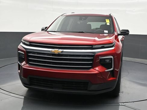 Used 2024 Chevrolet Traverse LT FWD image 9