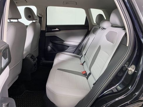 Used 2022 Volkswagen Taos SE image 11