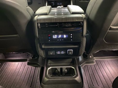Used 2023 Jeep Wagoneer Series II w/ Flexible Seating Group RWD image 37