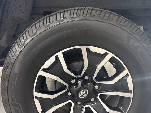 Used 2020 Toyota Tacoma TRD Sport w/ TRD Premium Sport Package image 10