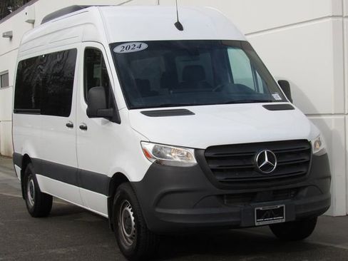 Used 2024 Mercedes-Benz Sprinter 2500 image 2