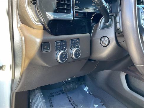 Used 2022 GMC Sierra 1500 SLT w/ SLT Premium Plus Package image 26