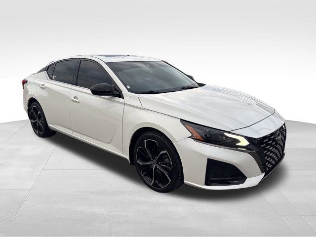 Certified 2023 Nissan Altima 2.5 SR AWD/4WD image 7
