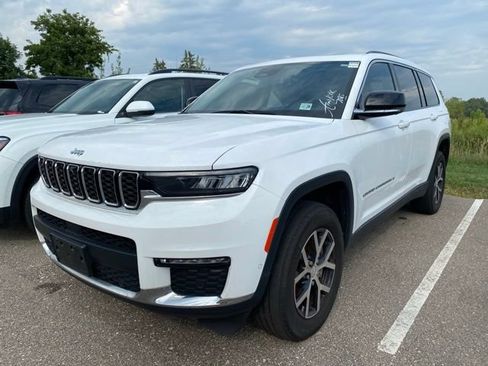 Used 2023 Jeep Grand Cherokee L Limited w/ Luxury Tech Group II AWD/4WD image 5