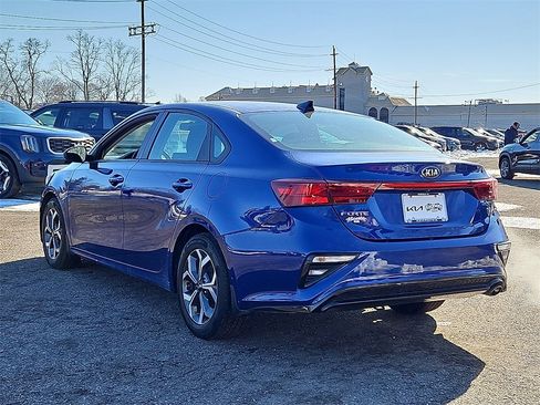 Certified 2019 Kia Forte LXS image 5