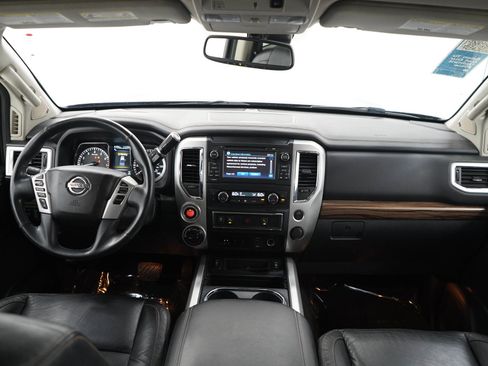 Used 2017 Nissan Titan SL w/ SL Towing Convenience Package AWD/4WD image 13