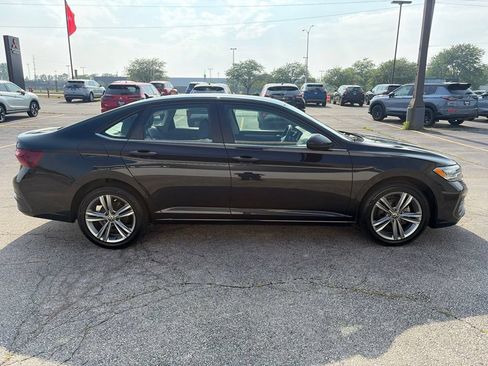 Used 2024 Volkswagen Jetta SE FWD image 7