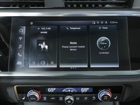 Certified 2024 Audi Q3 2.0T Premium image 27