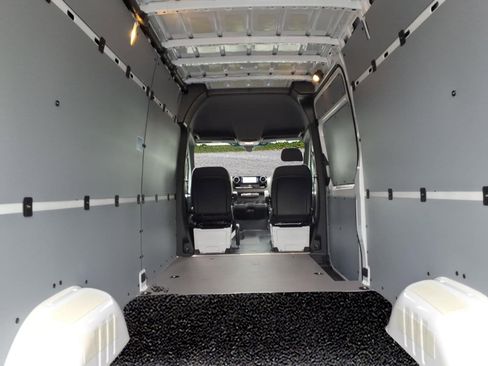 New 2025 Mercedes-Benz Sprinter 2500 image 25