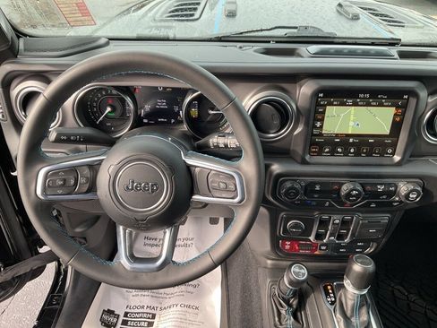 Used 2023 Jeep Wrangler Unlimited Rubicon 4xe image 6