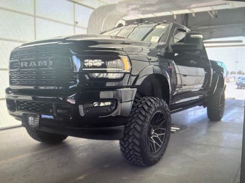 Used 2023 RAM 2500 Limited AWD/4WD image 3