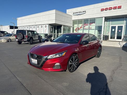 Used 2020 Nissan Altima 2.5 SR image 3