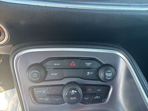 Used 2021 Dodge Challenger SXT image 17