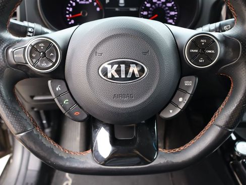 Used 2018 Kia Soul ! w/ Tech Package FWD image 11