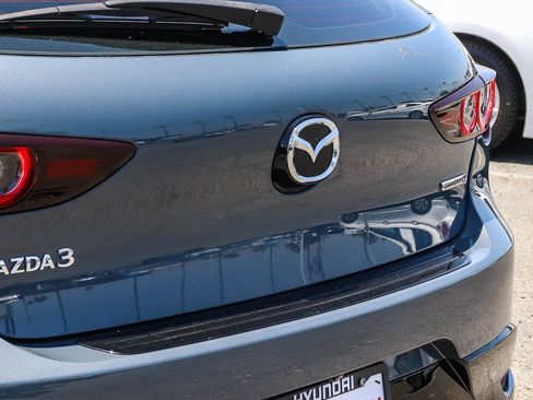 Used 2022 MAZDA MAZDA3 s FWD image 12